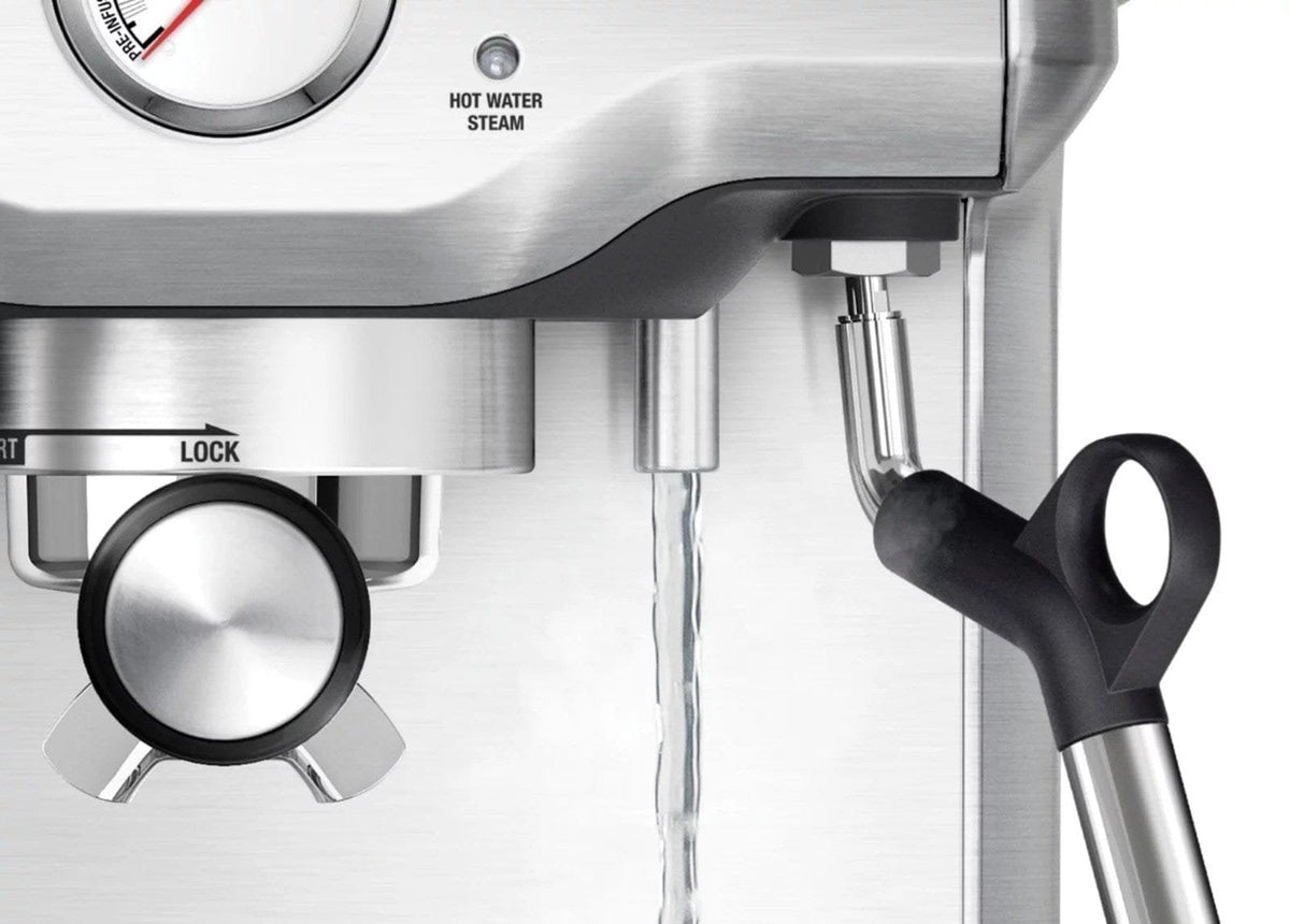 Breville – the Infuser Manual Espresso Machine with 15 bars of pressure, Milk Frother and Water filtration – Silver image 3