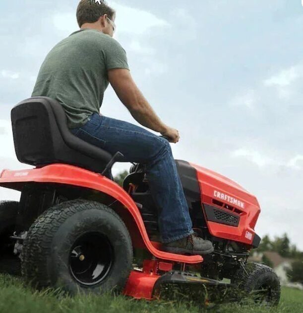 CRAFTSMAN T100 36″ 11.5-HP Riding Lawn Mower image 2