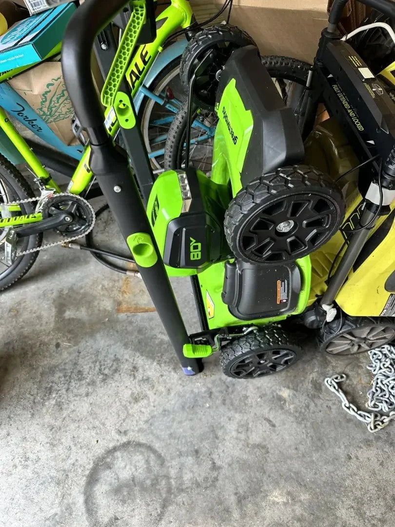 Greenworks 80V 21-Inch Self-Propelled Lawn Mowers. image 2