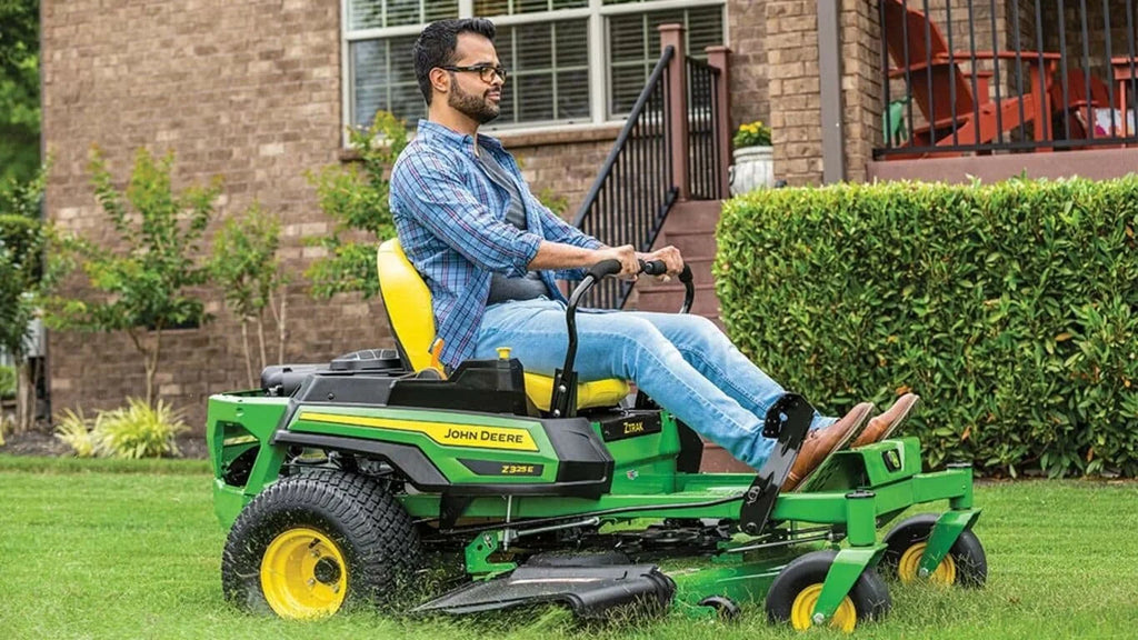 Z325E ZTrak™ Mower with 48-in. Decks. image 4
