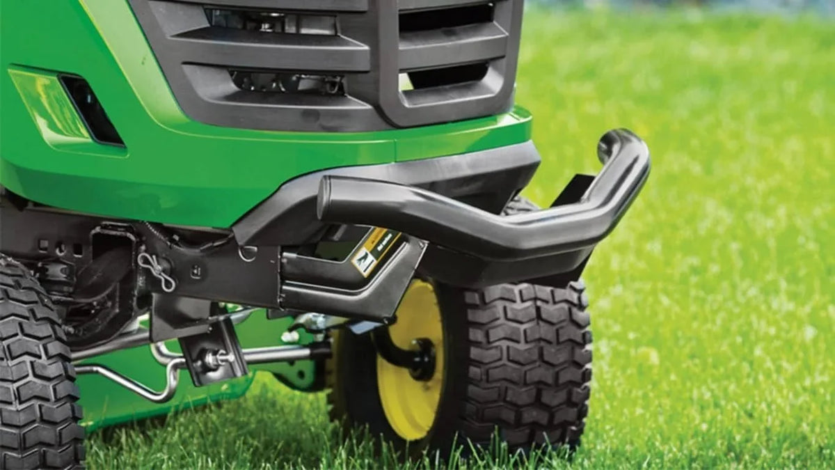 John Deere S130 Riding Lawn Mowers. image 3