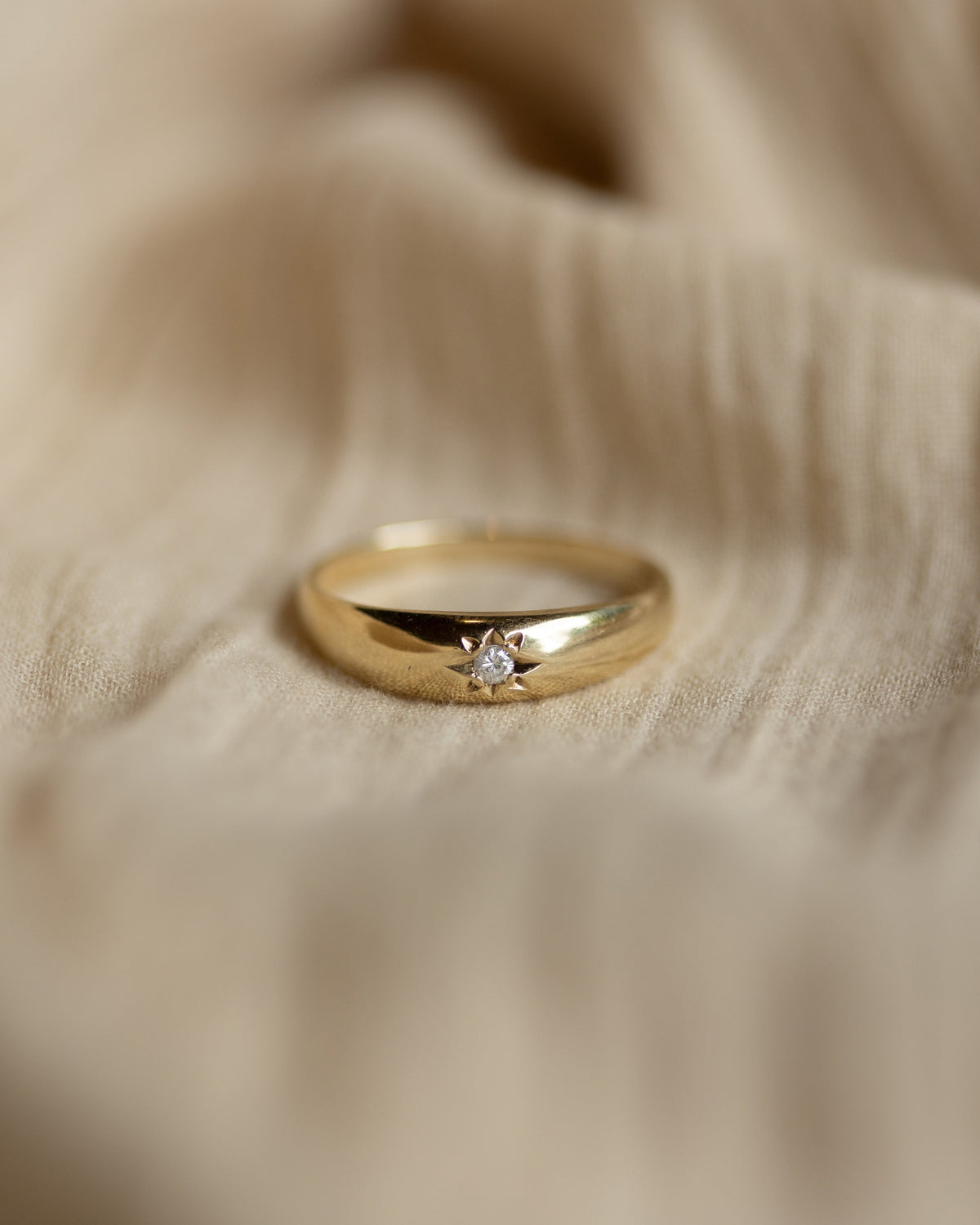 Simone 1990 Vintage 9ct Gold Star Set Diamond Ring