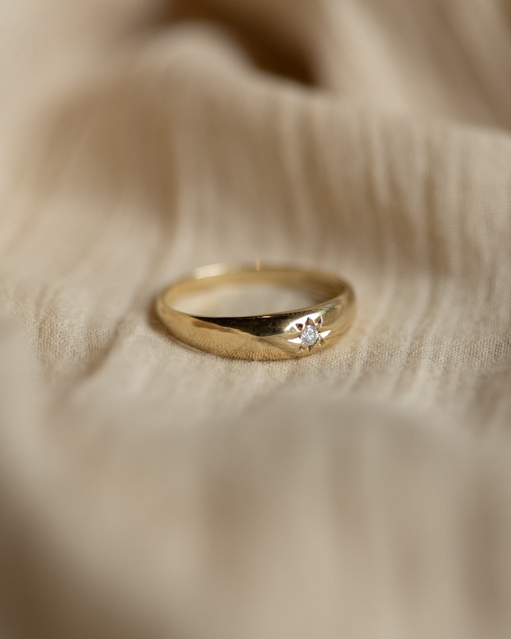 Simone 1990 Vintage 9ct Gold Star Set Diamond Ring
