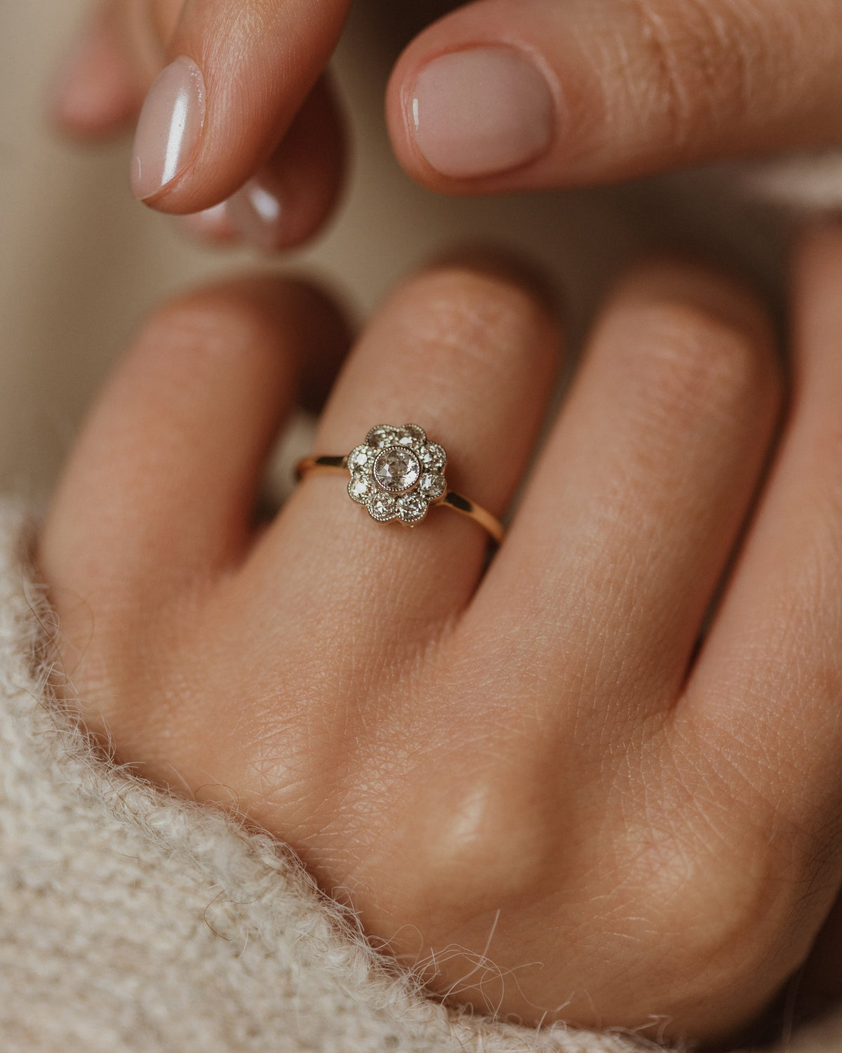 Serafina Antique 18ct Gold Diamond Daisy Cluster Ring