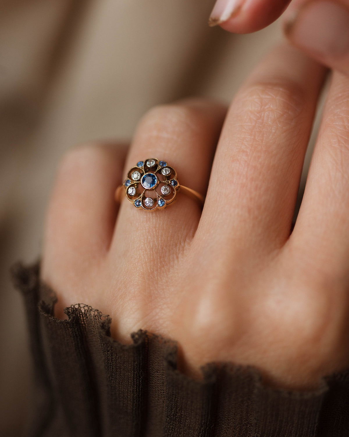 Prudence Antique 18ct Gold Sapphire & Diamond Cluster Ring