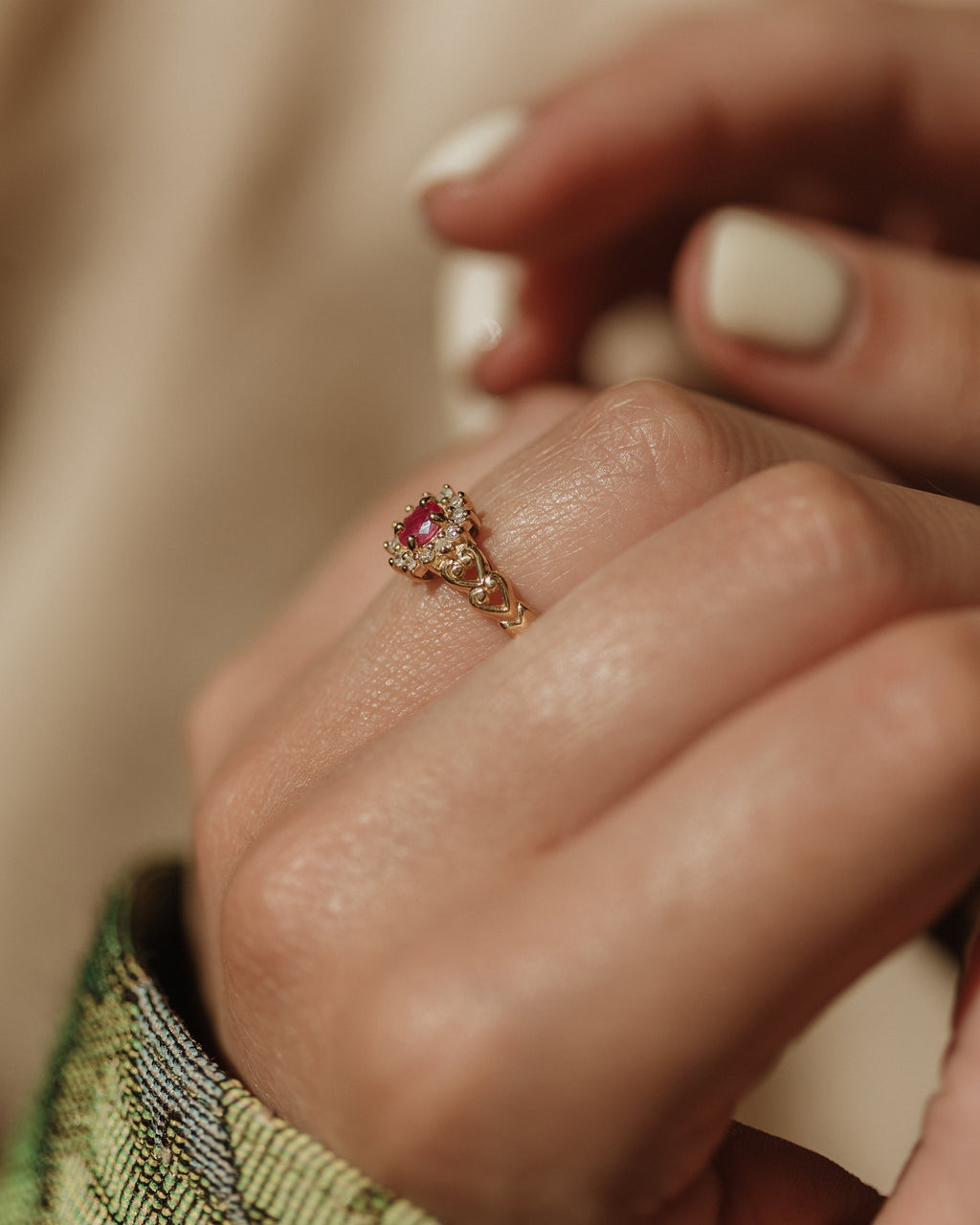 Honora Vintage 9ct Gold Ruby & Diamond Cluster Ring