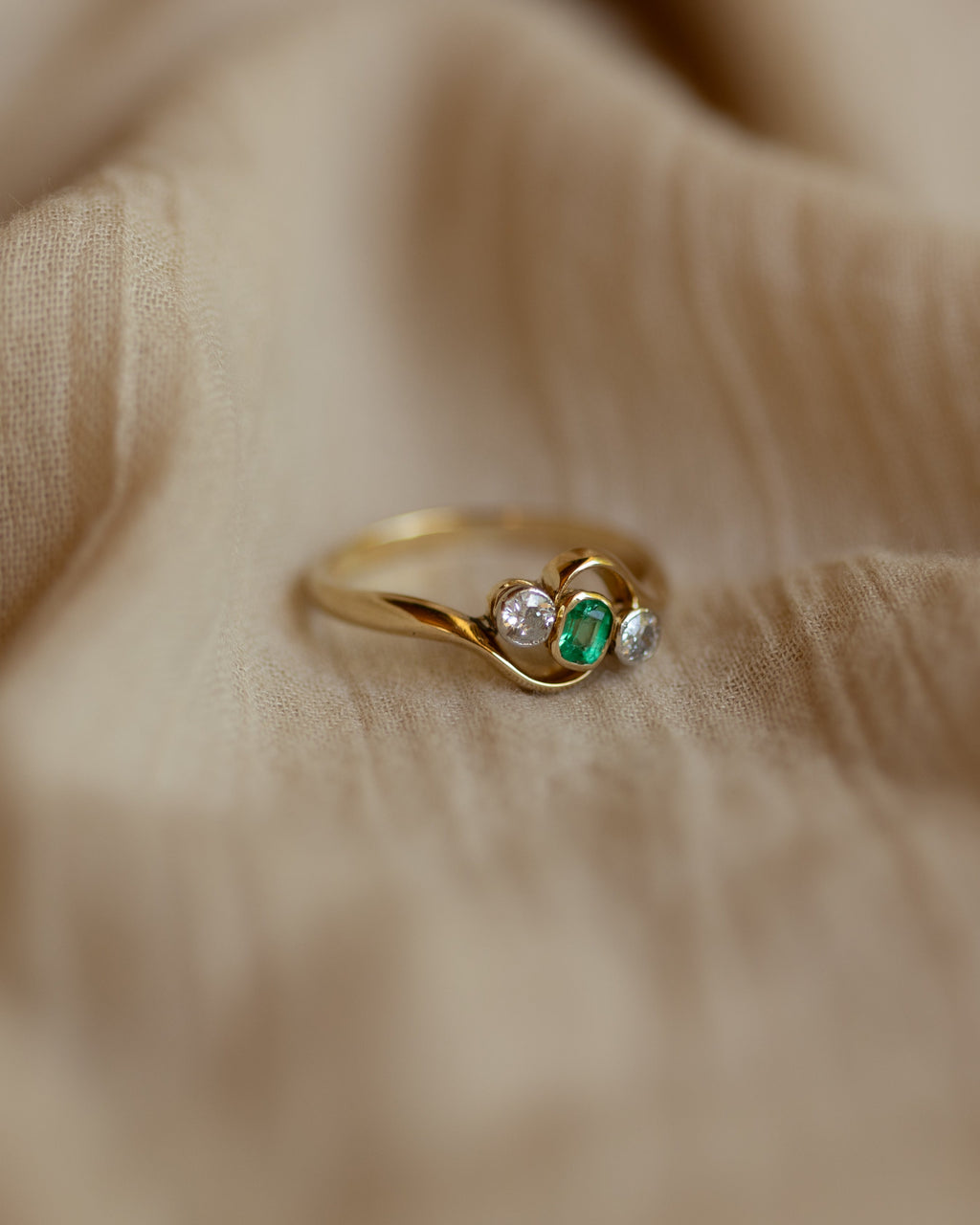 Vera Antique 18ct Gold Emerald & Diamond Trilogy Ring