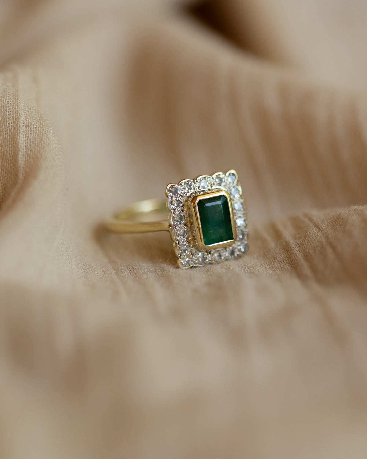 Elspeth 1996 Vintage 18ct Gold Emerald & Diamond Cluster Ring