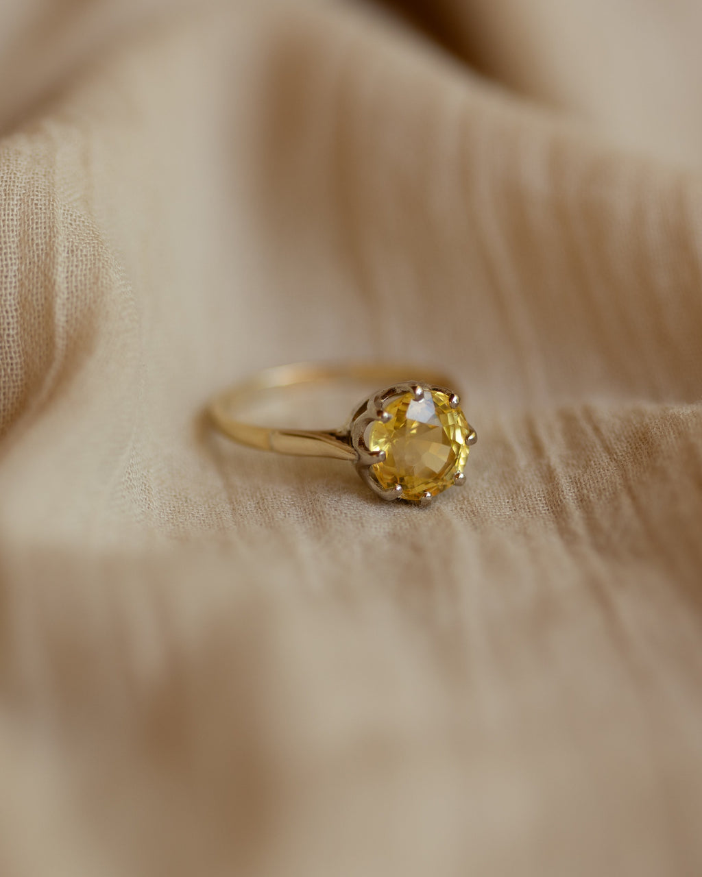 Faye Vintage 18ct Gold Citrine Single Stone Ring