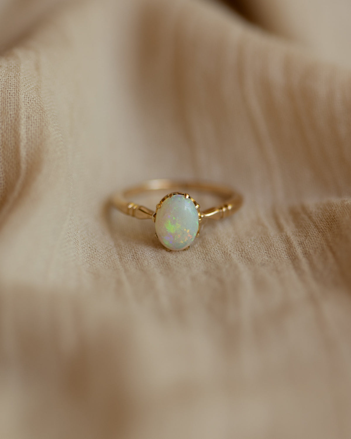 Beryl Antique 18ct Gold Opal Single Stone Ring