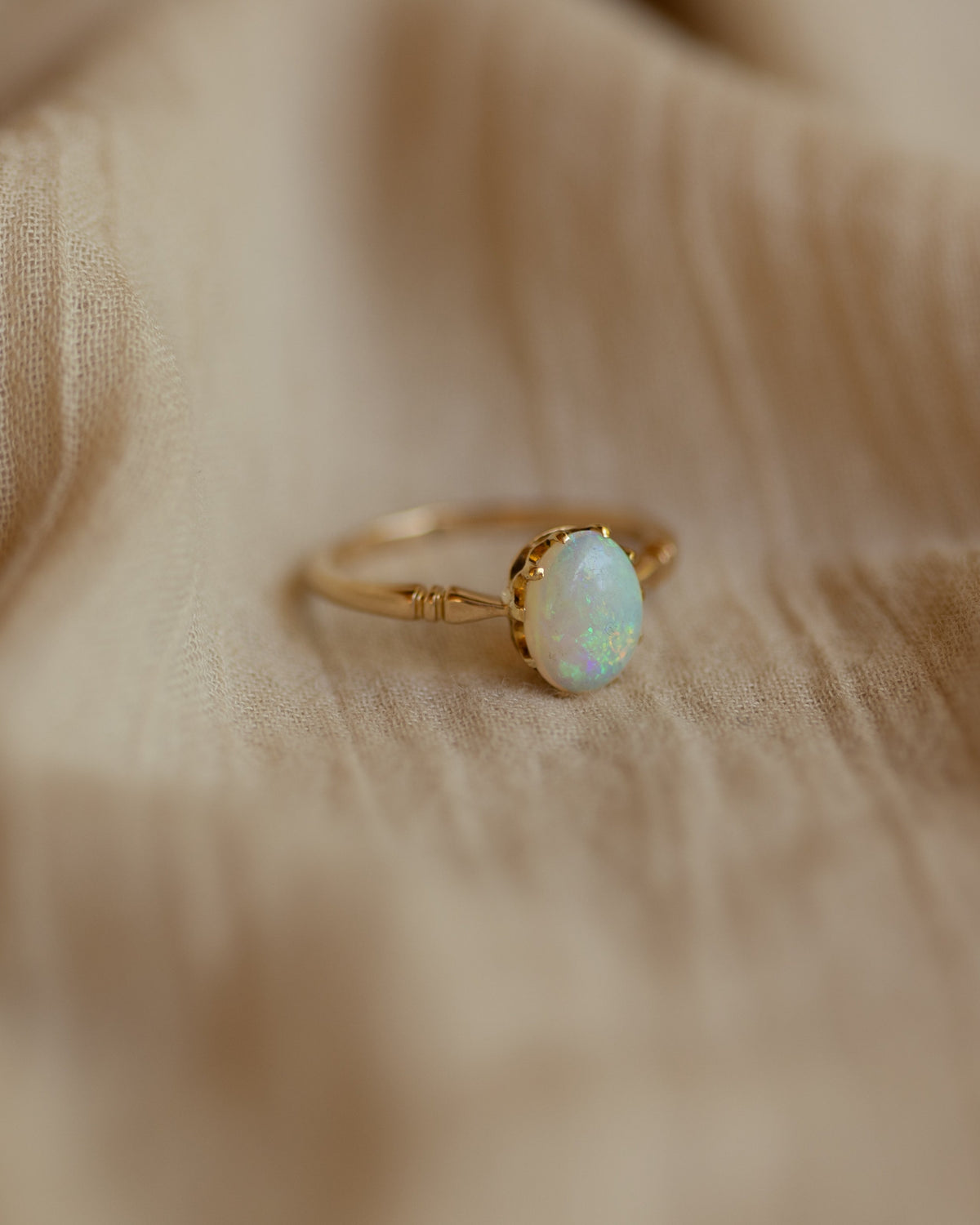 Beryl Antique 18ct Gold Opal Single Stone Ring