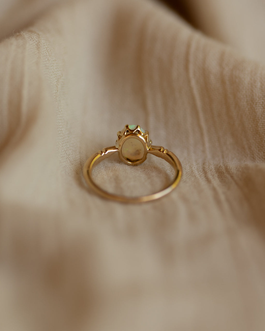 Beryl Antique 18ct Gold Opal Single Stone Ring