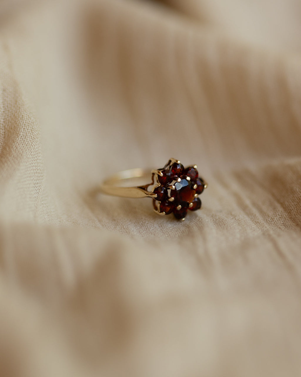 Rosetta 1974 Vintage 9ct Gold Garnet Cluster Ring