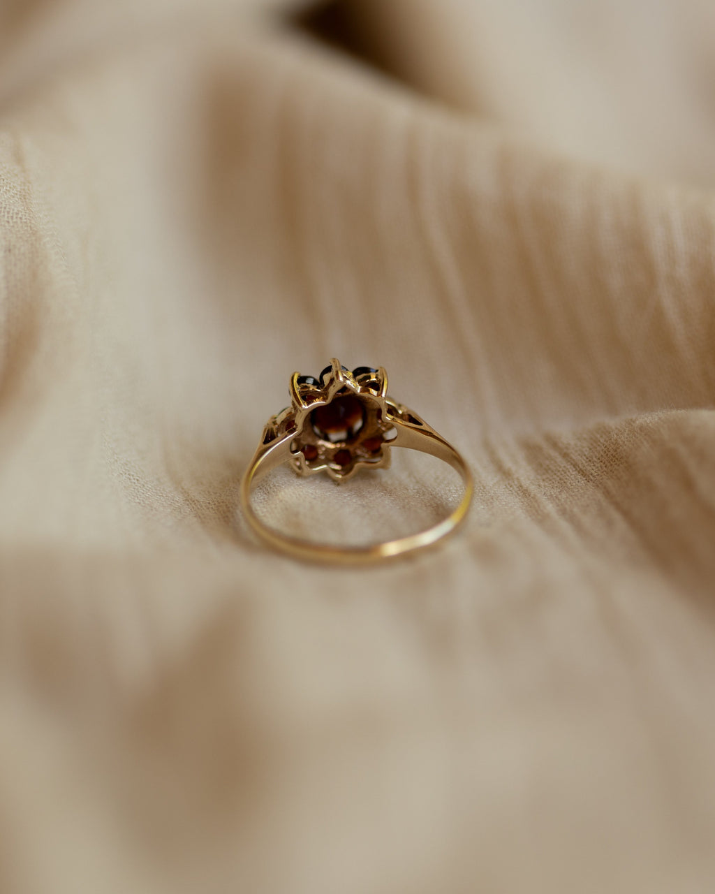 Rosetta 1974 Vintage 9ct Gold Garnet Cluster Ring