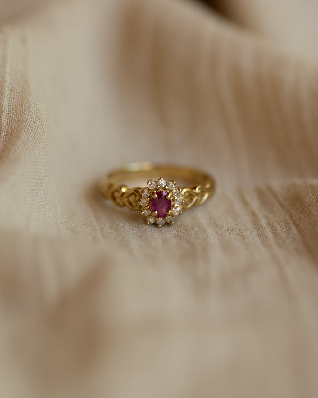 Honora Vintage 9ct Gold Ruby & Diamond Cluster Ring