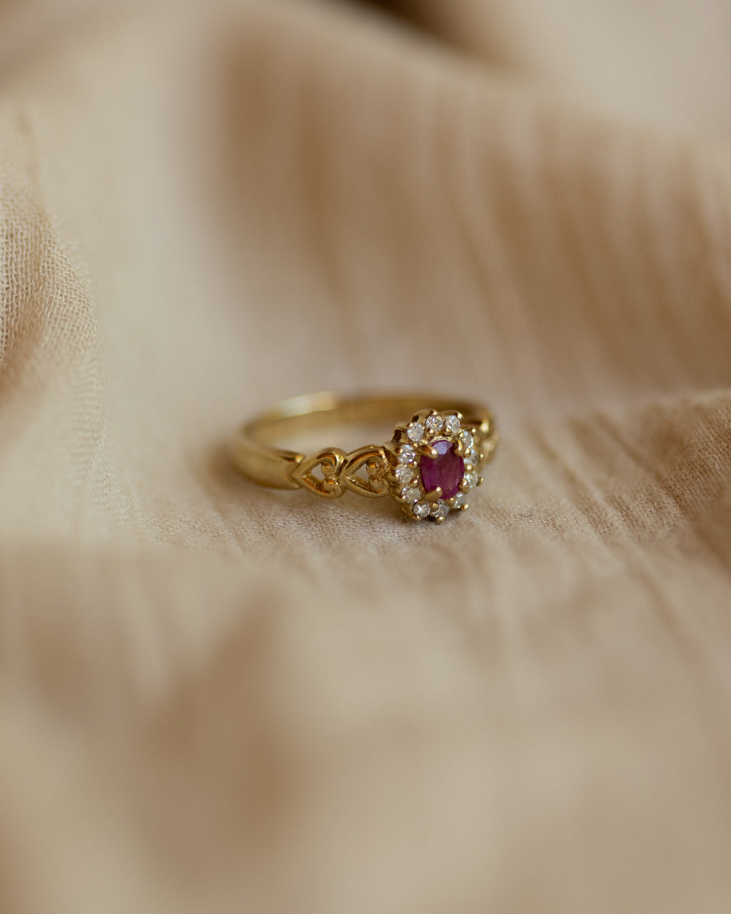 Honora Vintage 9ct Gold Ruby & Diamond Cluster Ring