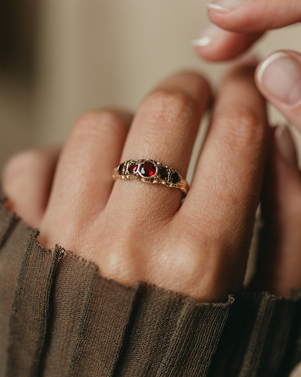Hilda 1973 Vintage 9ct Gold Garnet Five Stone Ring
