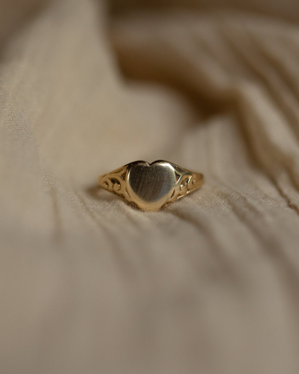 Winifred 1960 Vintage 9ct Gold Heart Signet Ring