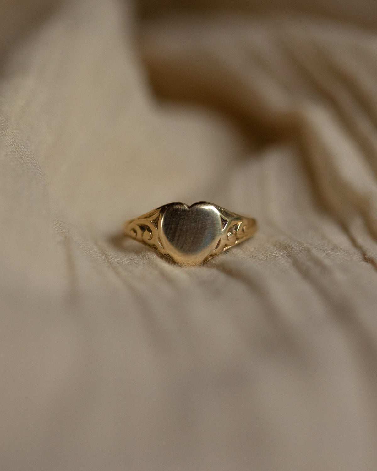 Winifred 1960 Vintage 9ct Gold Heart Signet Ring