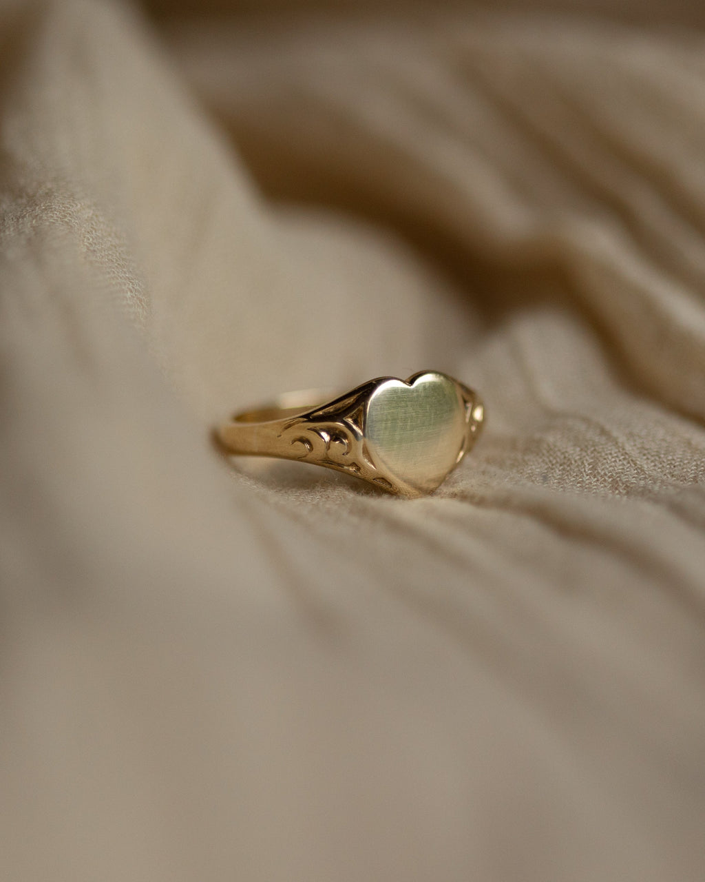 Winifred 1960 Vintage 9ct Gold Heart Signet Ring