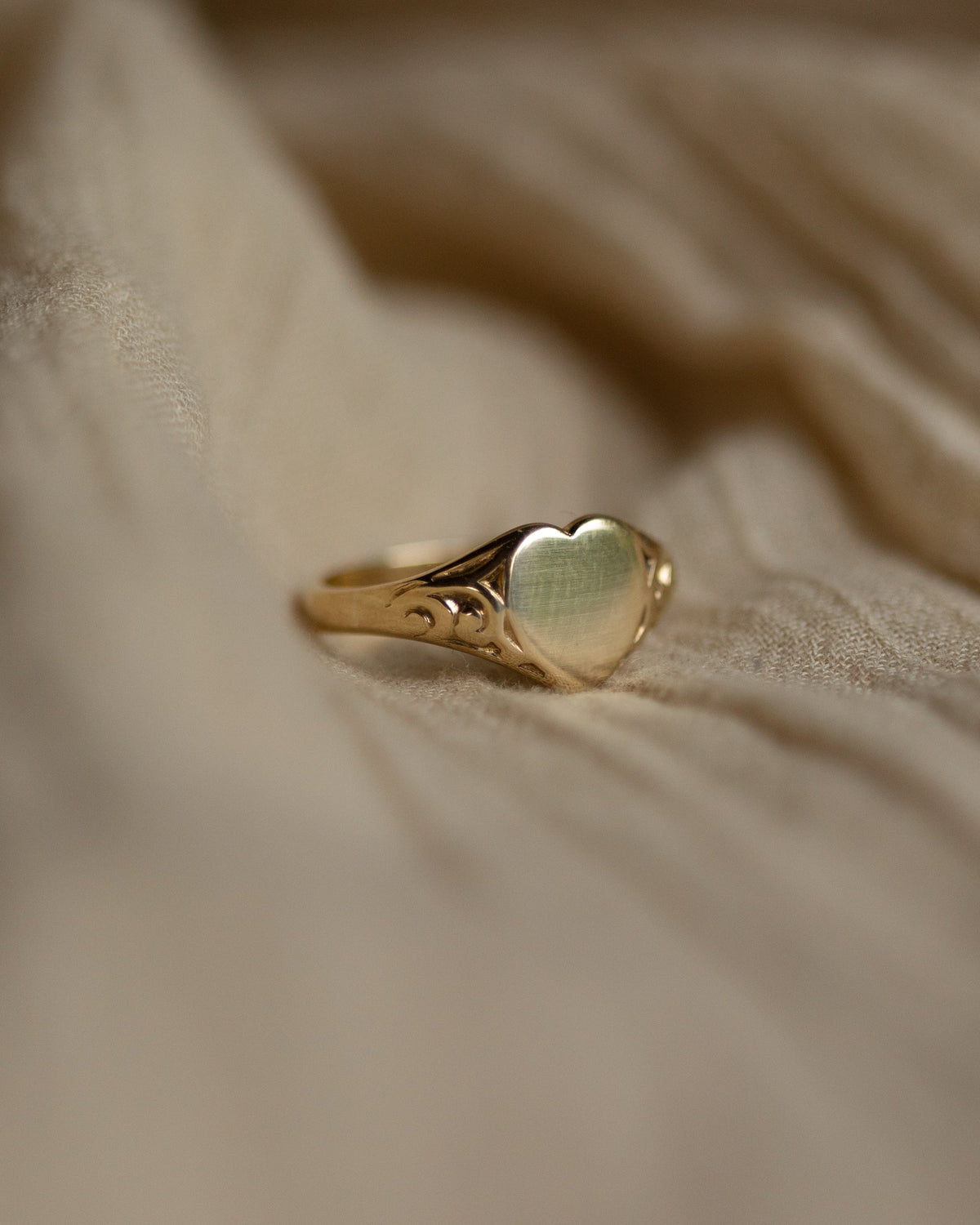 Winifred 1960 Vintage 9ct Gold Heart Signet Ring