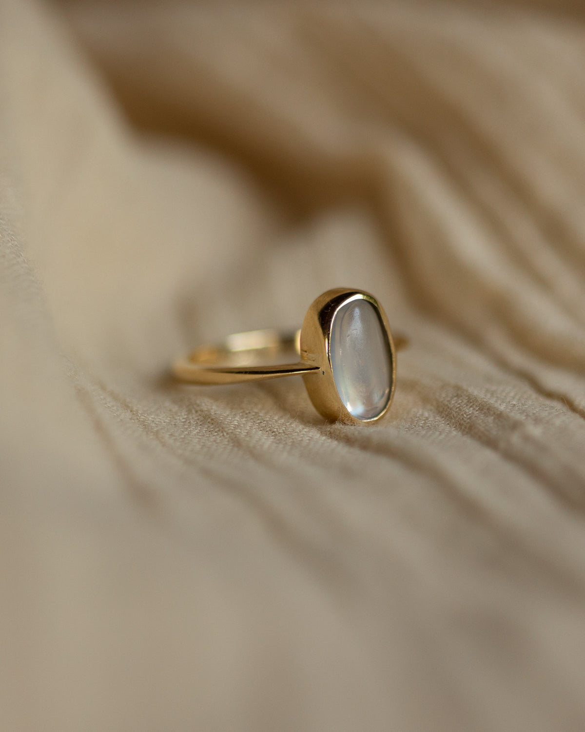Birdie Vintage 9ct Gold Moonstone Single Stone Ring
