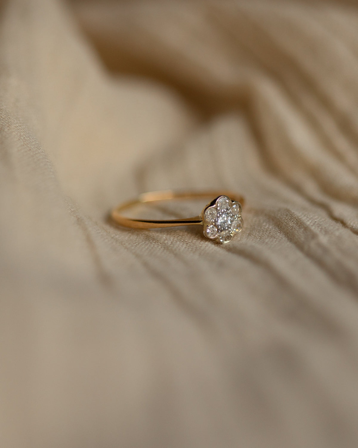 Madelyn Vintage 18ct Gold Diamond Daisy Cluster Ring