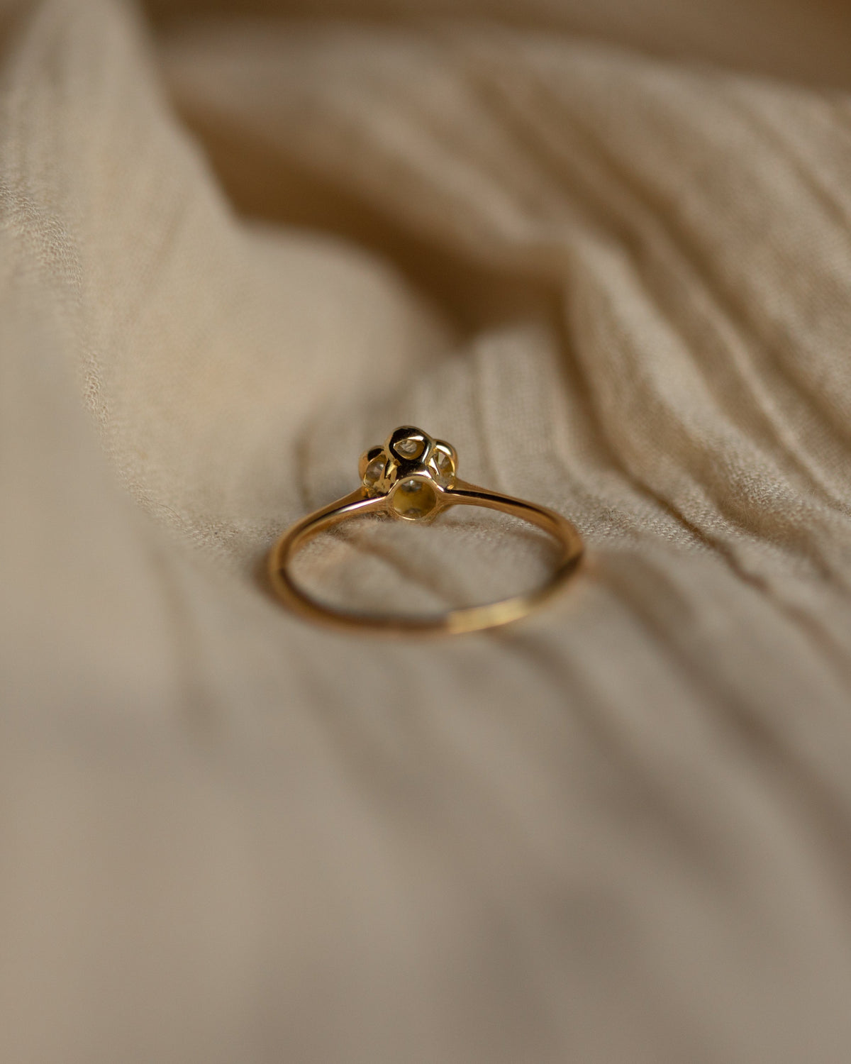 Madelyn Vintage 18ct Gold Diamond Daisy Cluster Ring