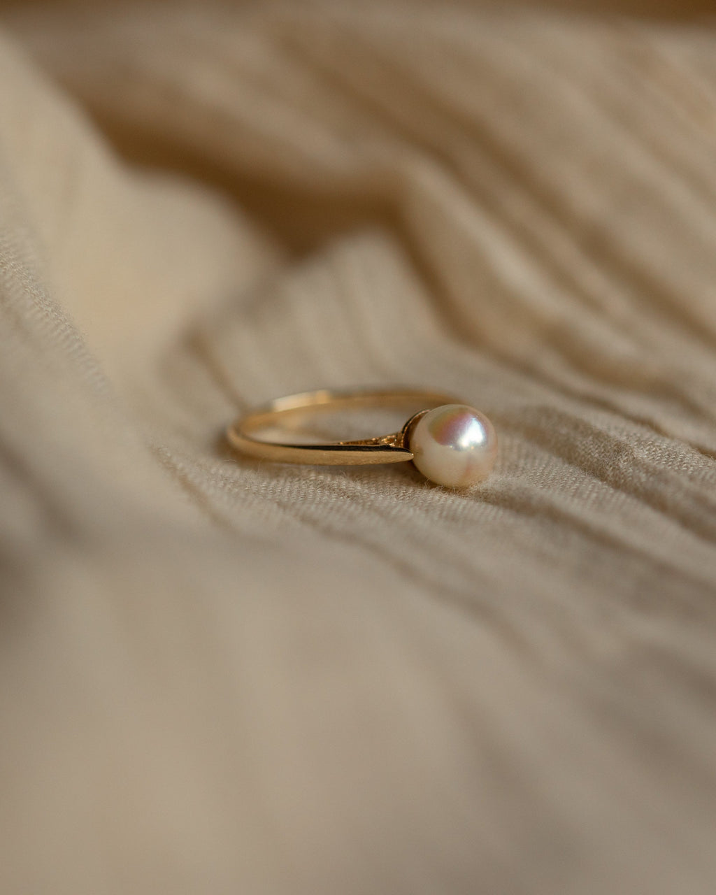 Anne Vintage 9ct Gold Pearl Single Stone Ring