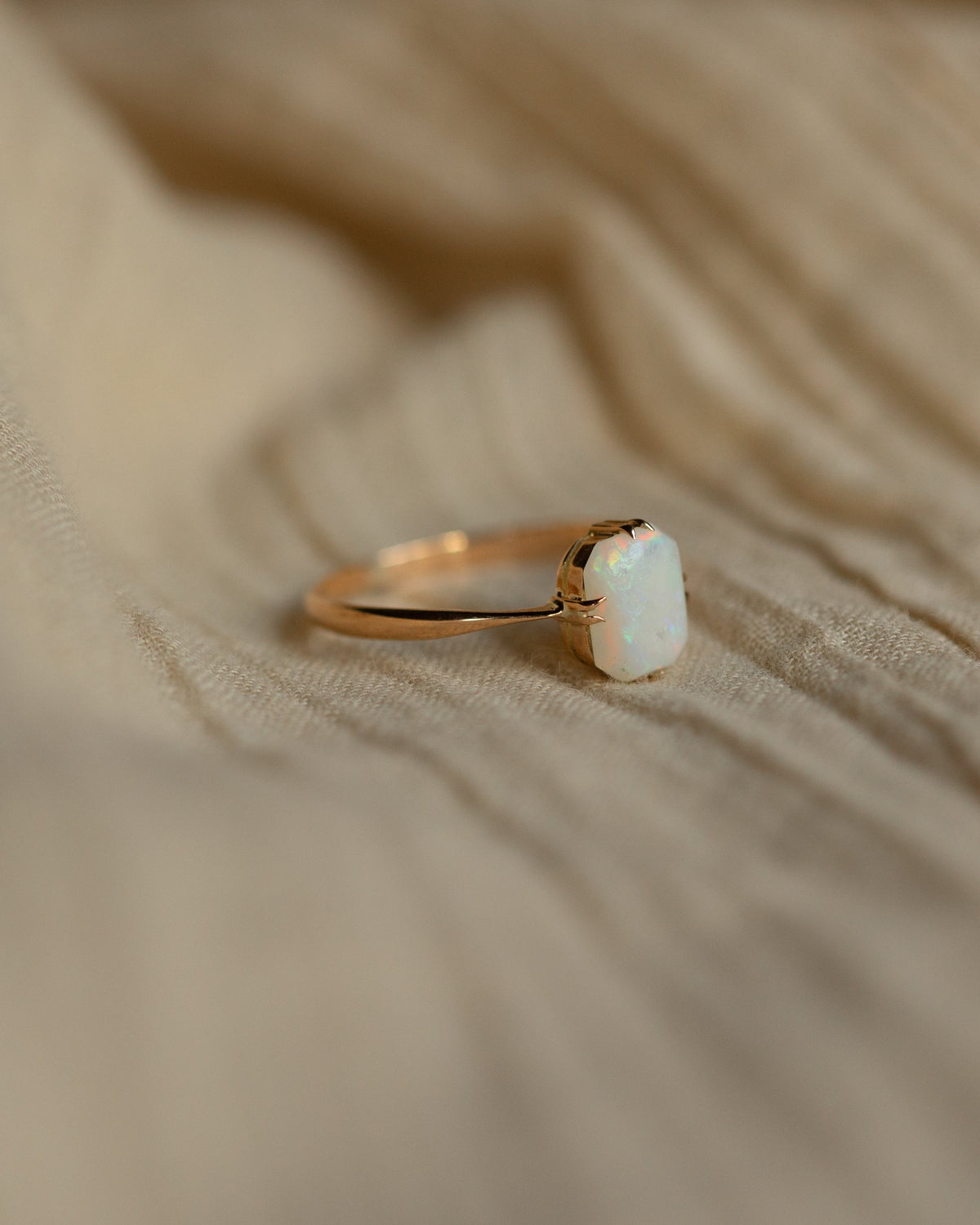 Leona Vintage 9ct Gold Opal Single Stone Ring