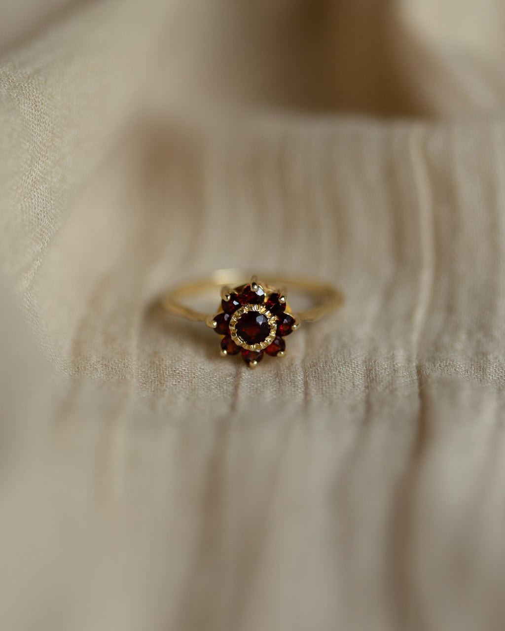 Edie 1975 Vintage 9ct Gold Garnet Cluster Ring