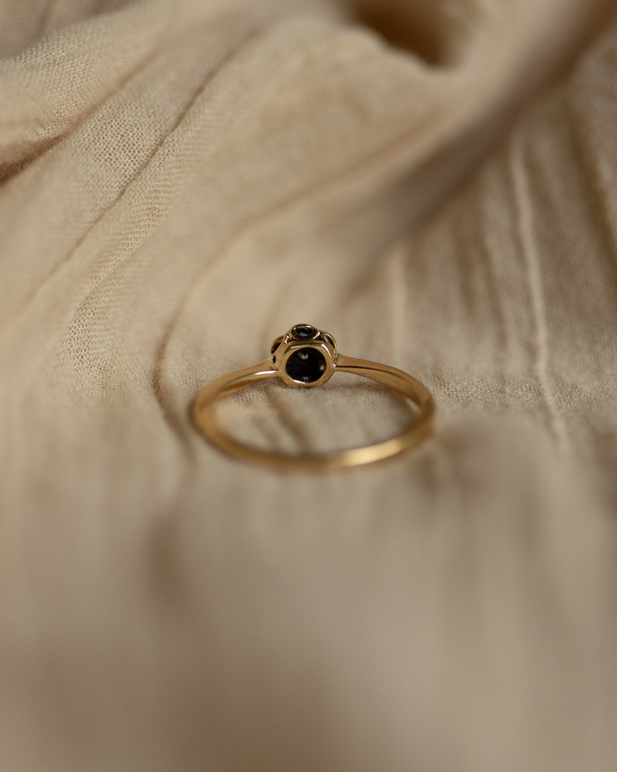 Clementine Antique 18ct Gold Diamond Daisy Cluster Ring