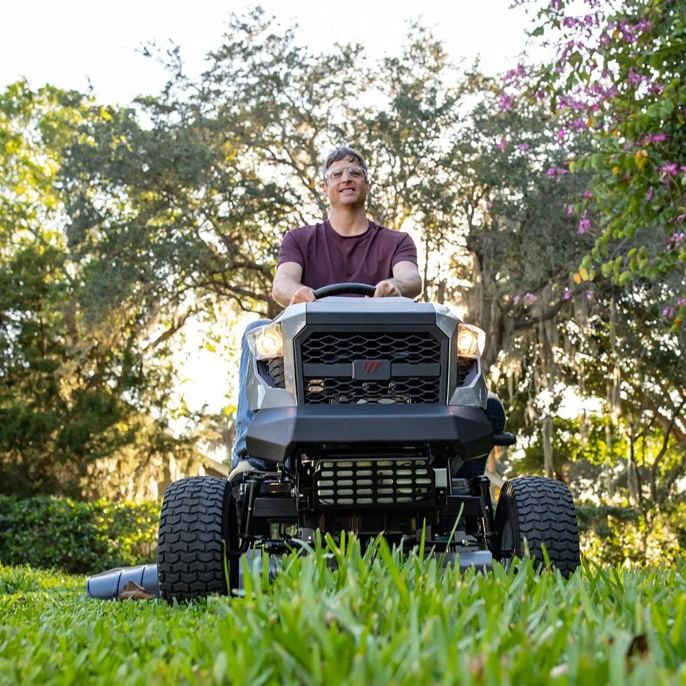 Murray MT100 42 in. 13.5 HP 500cc E1350 Series Briggs and Stratton Engine 6-Speed Manual Gas Riding Lawn Tractor Mowers. image 3