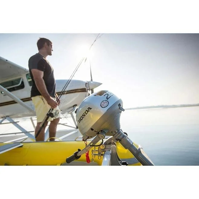 Honda BF2.3 Outboard Motor image 1