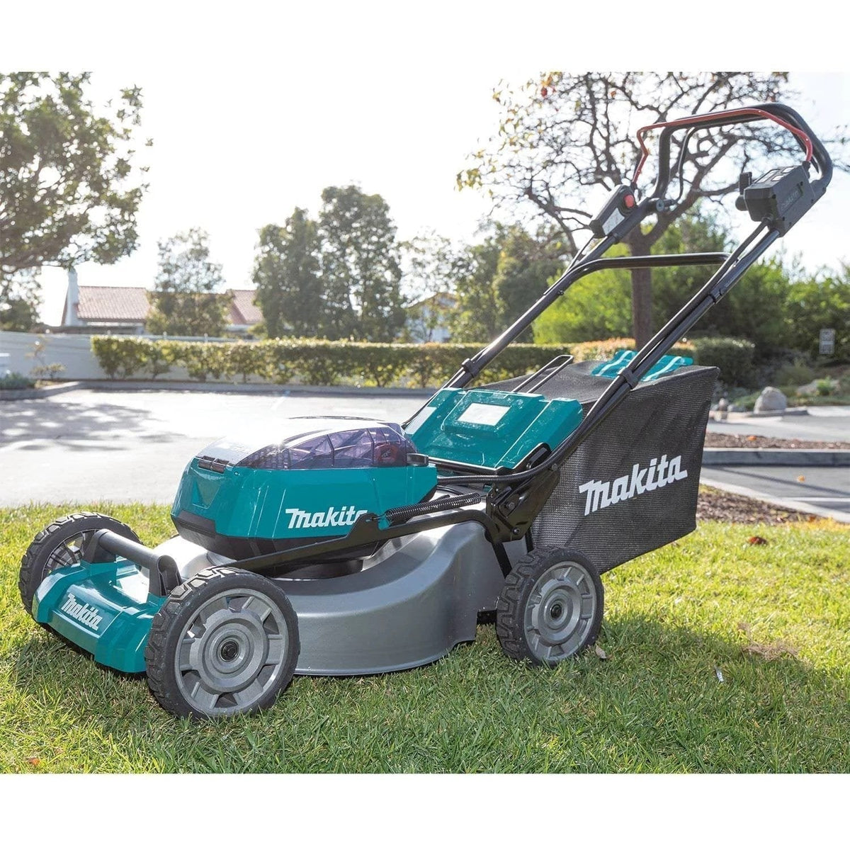 21 in. 18-Volt X2 (36-Volt) LXT Lithium-Ion Cordless Walk Behind Self Propelled Lawn Mower Kit with 4 Batteries (5.0 Ah) image 2