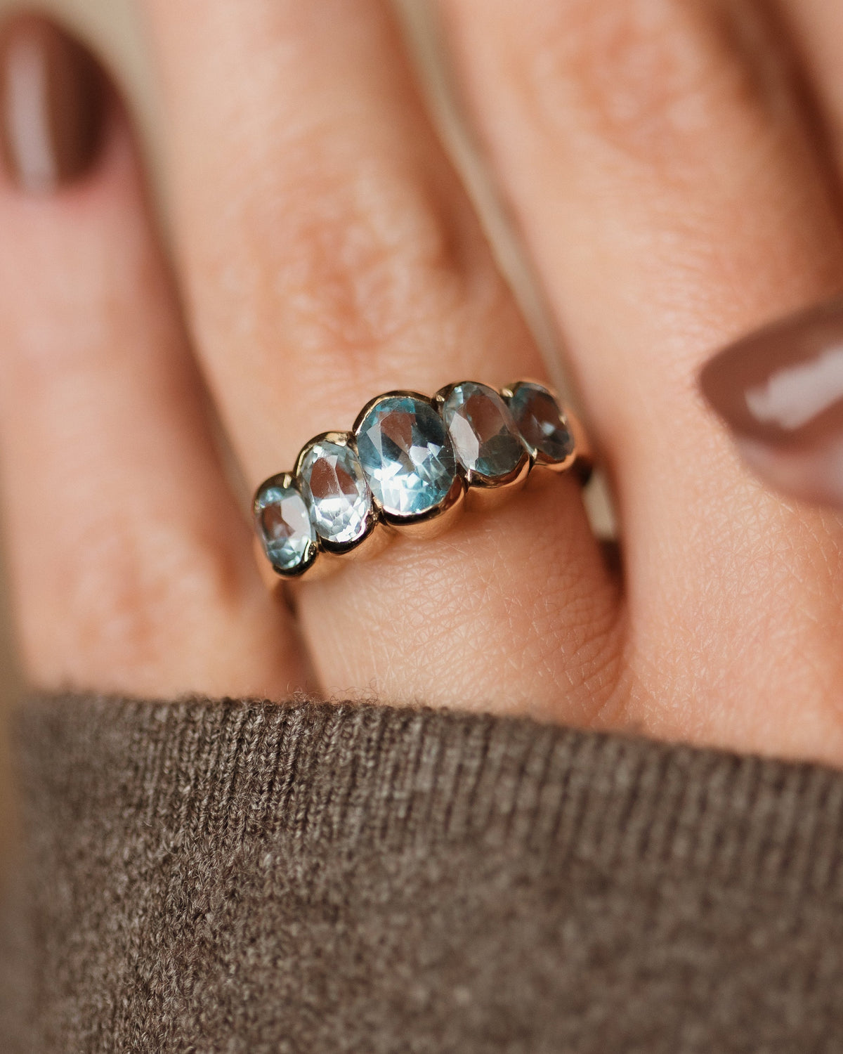Stella Vintage 9ct Gold Blue Topaz Five Stone Ring