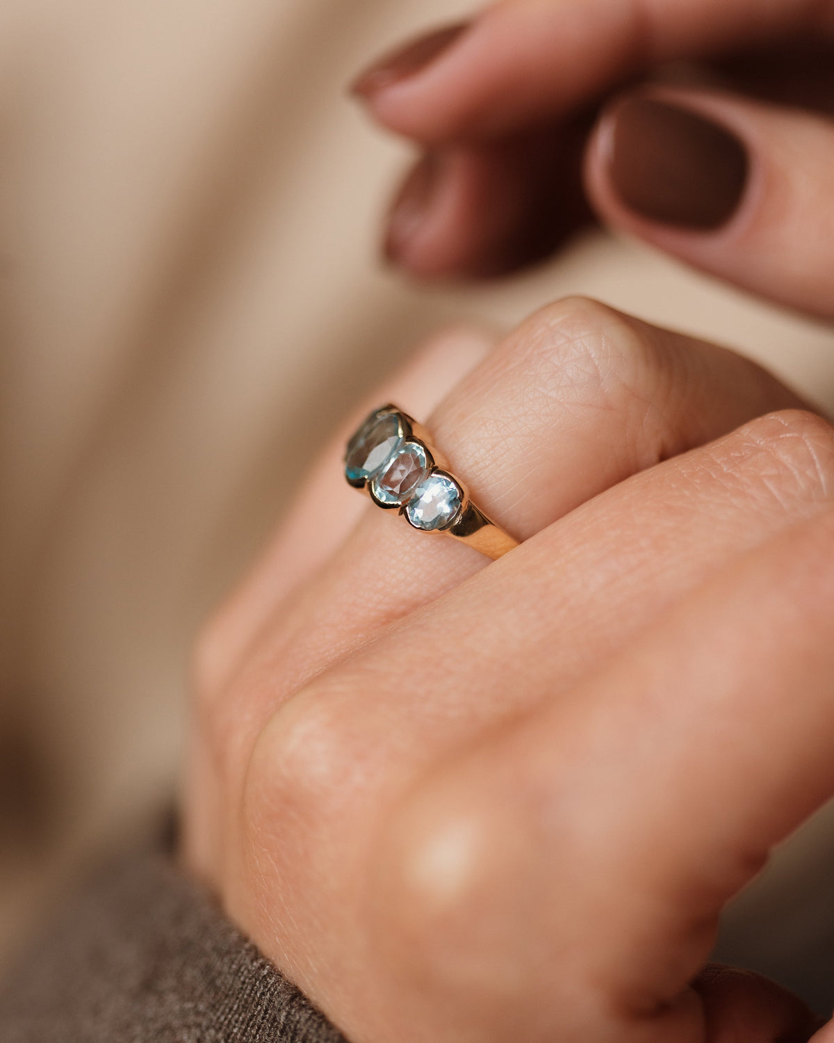 Stella Vintage 9ct Gold Blue Topaz Five Stone Ring