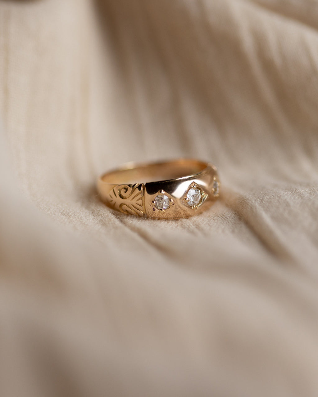 Alyson 1889 Antique 18ct Gold Diamond Trilogy Ring